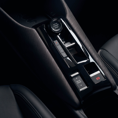 2027 Alfa Romeo Junior Luna Rossa Interior